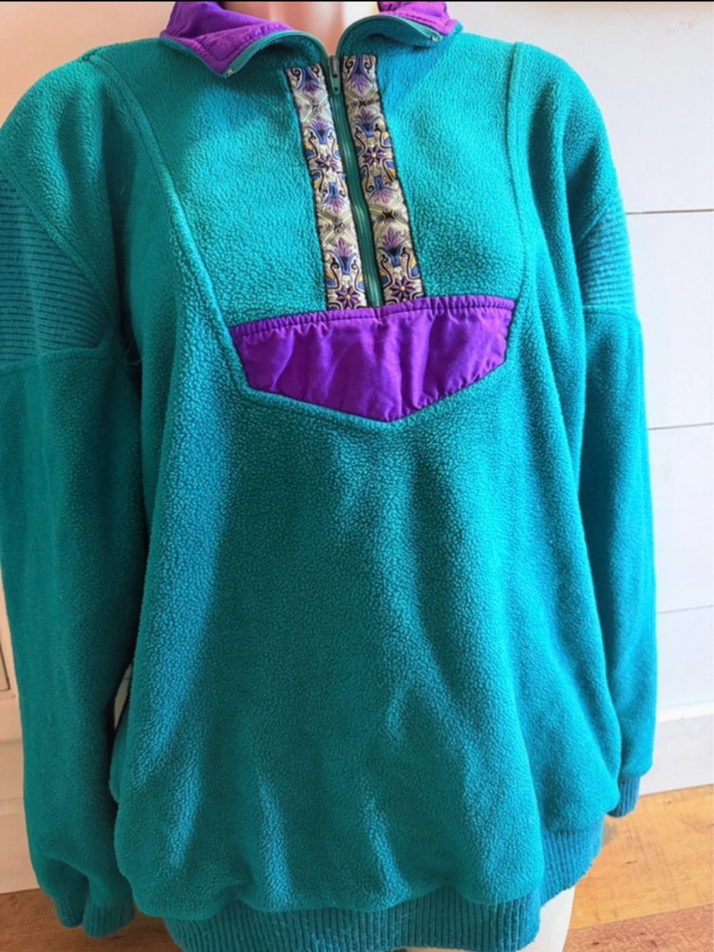 Vintage-style Teal Pullover Fleece with Purple Trim